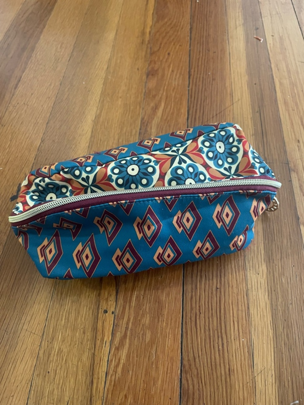 Estée Lauder Patterned Makeup Bag / Cosmetic Case